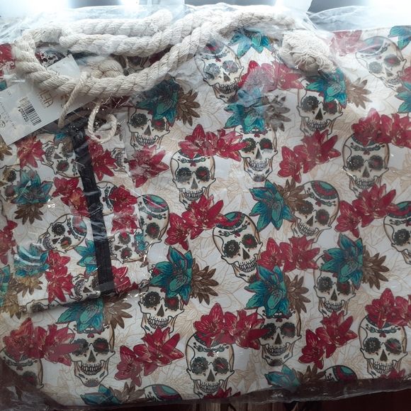 Canvas Beach Tote - Floral Skull Print - Picture 2 of 4